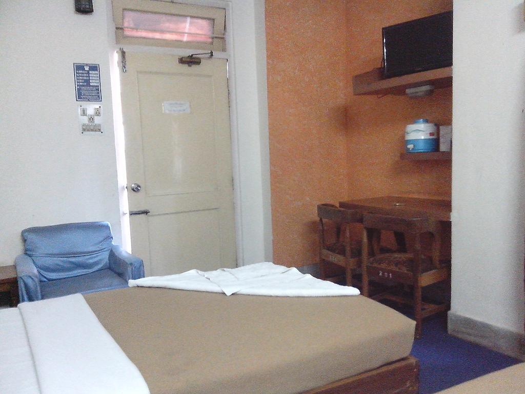Hotel Mahalaxmi Indo Myanmar Guwahati Room photo